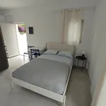Rhea - Sea Breeze Apartamento *